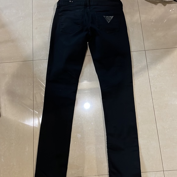 GUESS | Medium Rise Skinny Sarah Fit - Picture 4 of 4